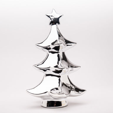 Decorazione a forma di albero di Natale di colore Argento realizzata in poliresina 8X8X15CM. Perfetta per dare vitalità a decorazioni Natalizie, allestimenti per locali e ad ambienti casalinghi. Può essere una stupenda idea regalo.