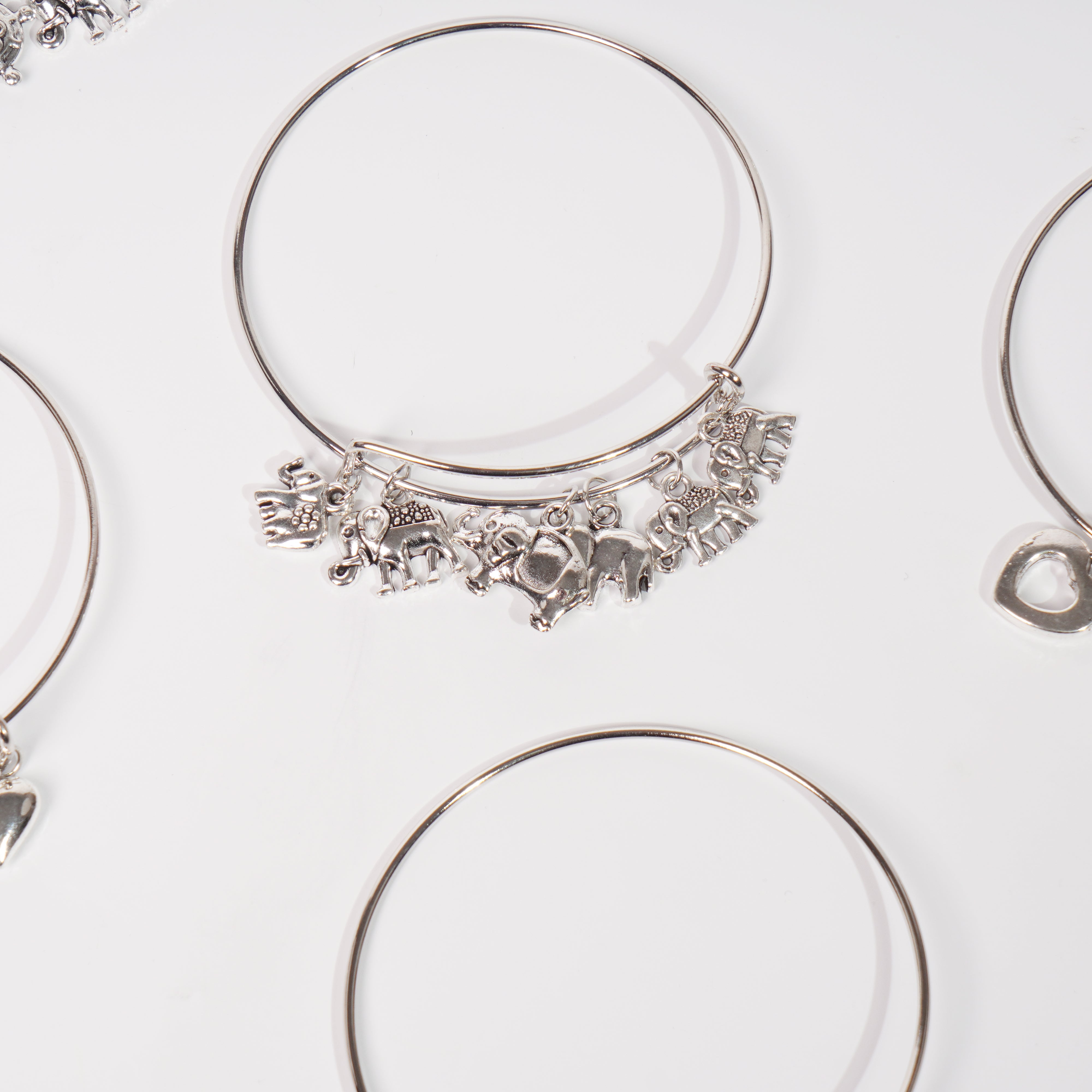 Bracciale Donna rigido con ciondoli colore argento, sorprese per uova di pasqua, bigiotteria