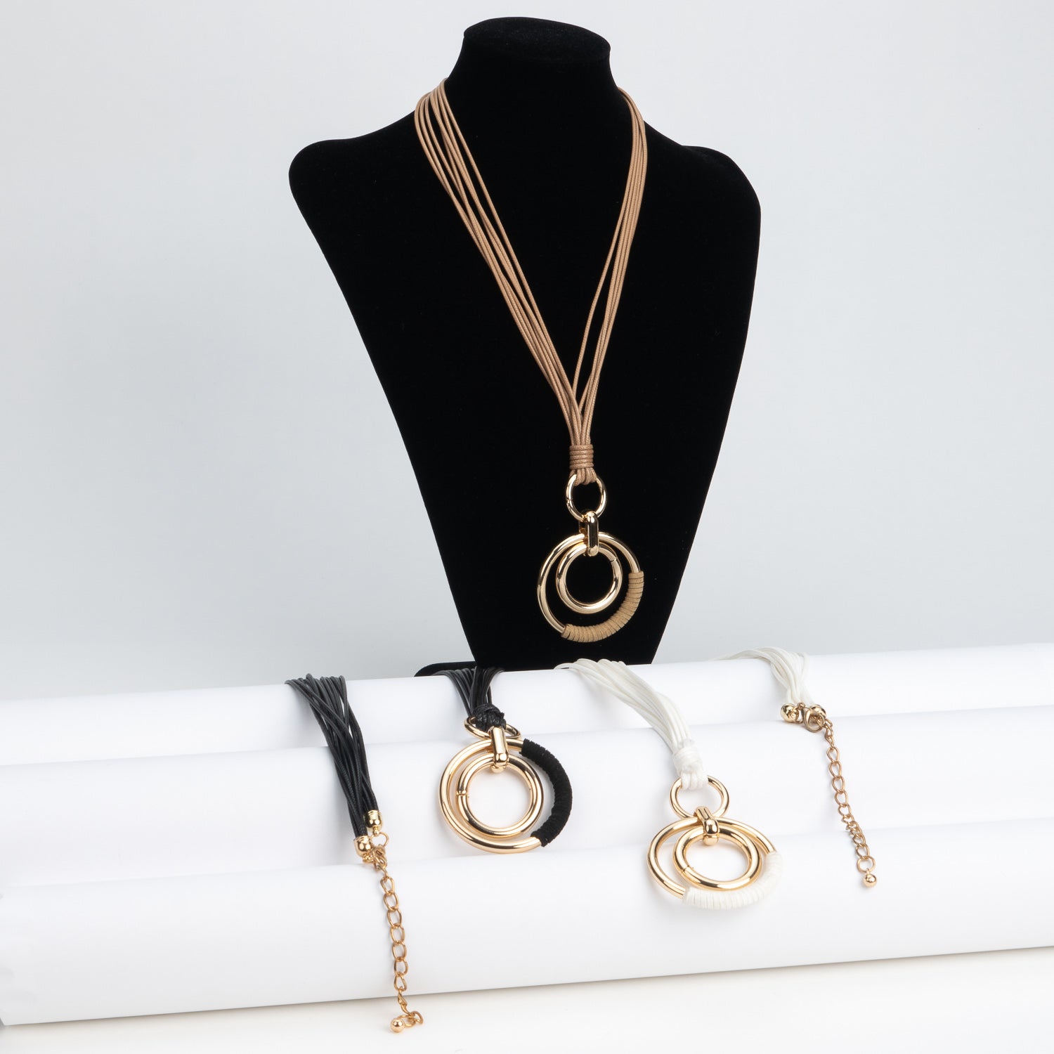 Collana Modern con pendente in oro e velluto, sorprese per uova di pasqua, bigiotteria