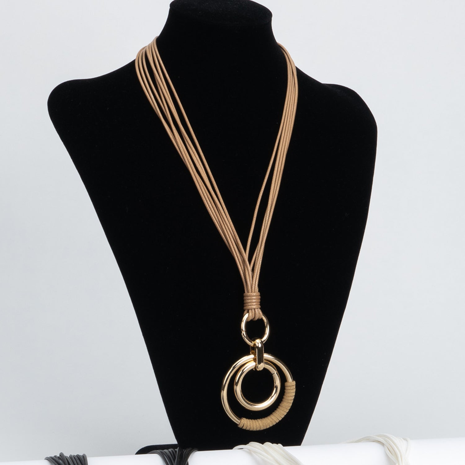 Collana Modern con pendente in oro e velluto, sorprese per uova di pasqua, bigiotteria