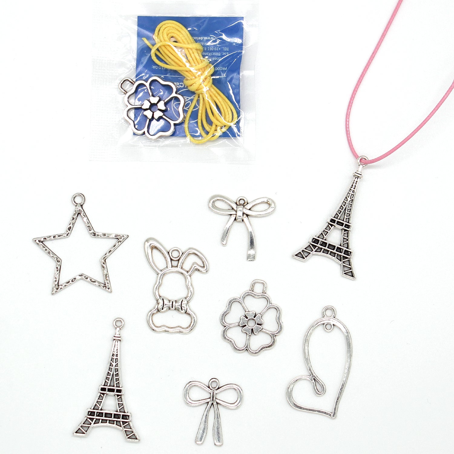 Ciondoli argentati con collana colorata, sorprese uova di pasqua, gadget