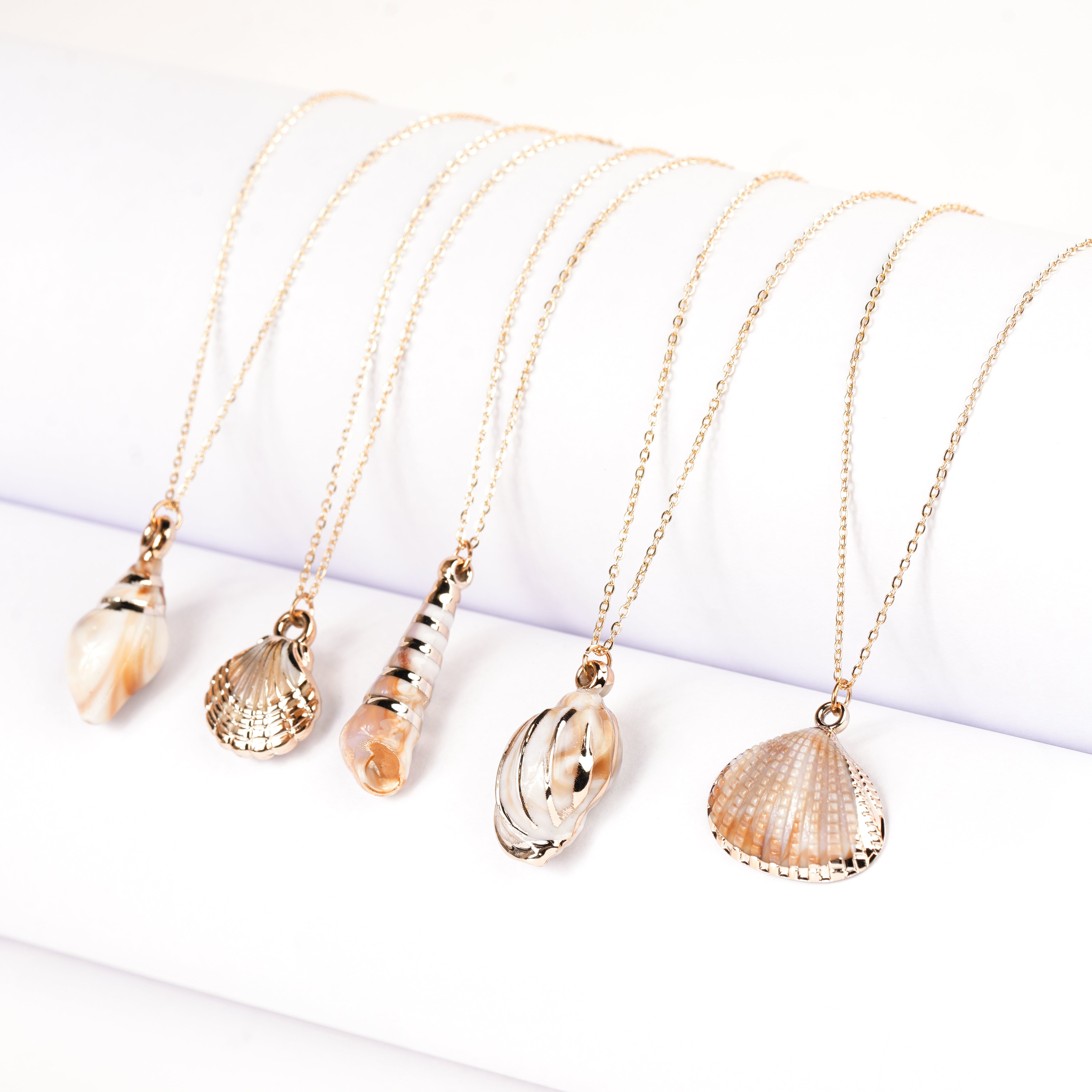 Collana colore oro con ciondolo conchiglia, sorprese per uova di pasqua,bigiotteria