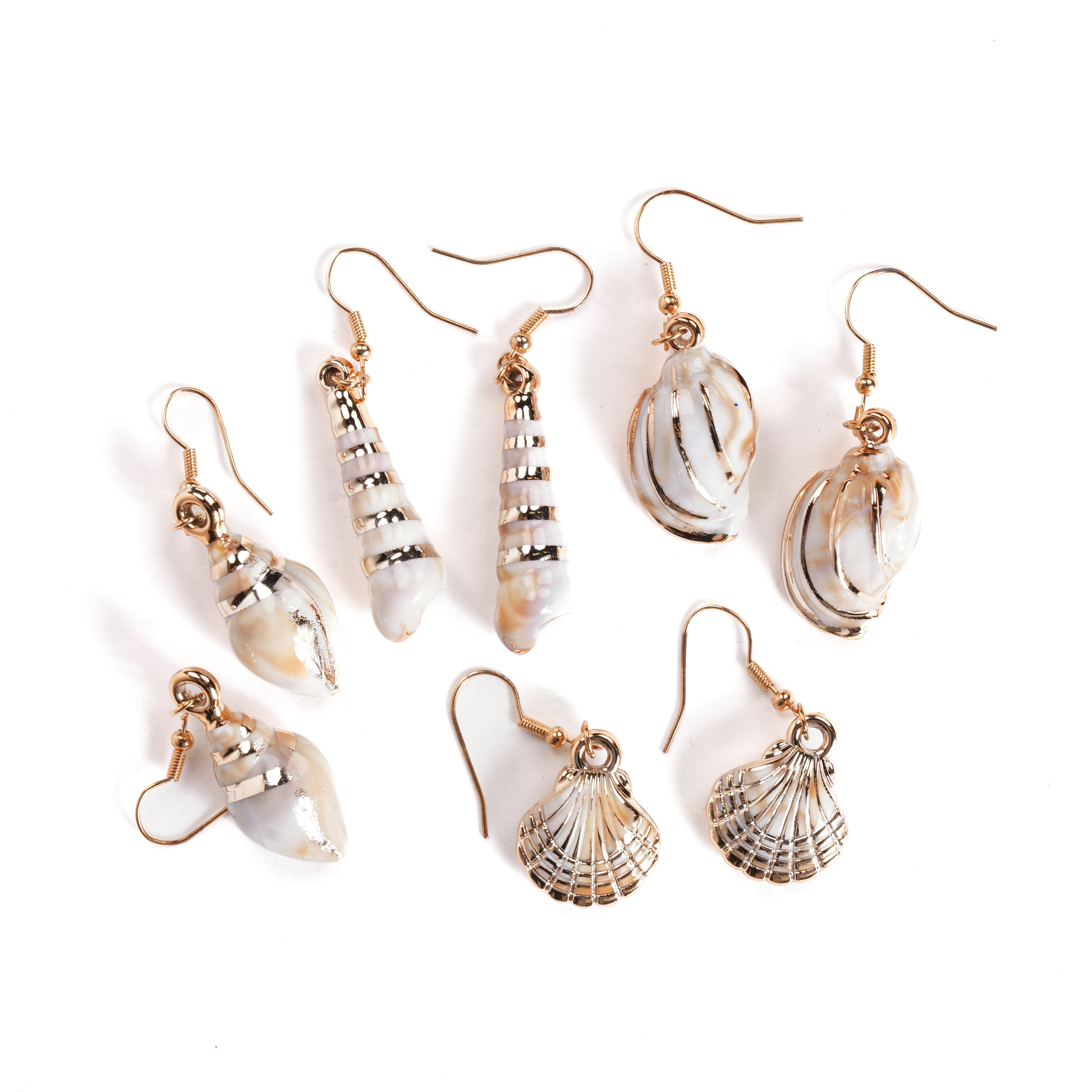 Orecchini pendenti colore oro con ciondolo conchiglia, sorprese per uova di pasqua,bigiotteria