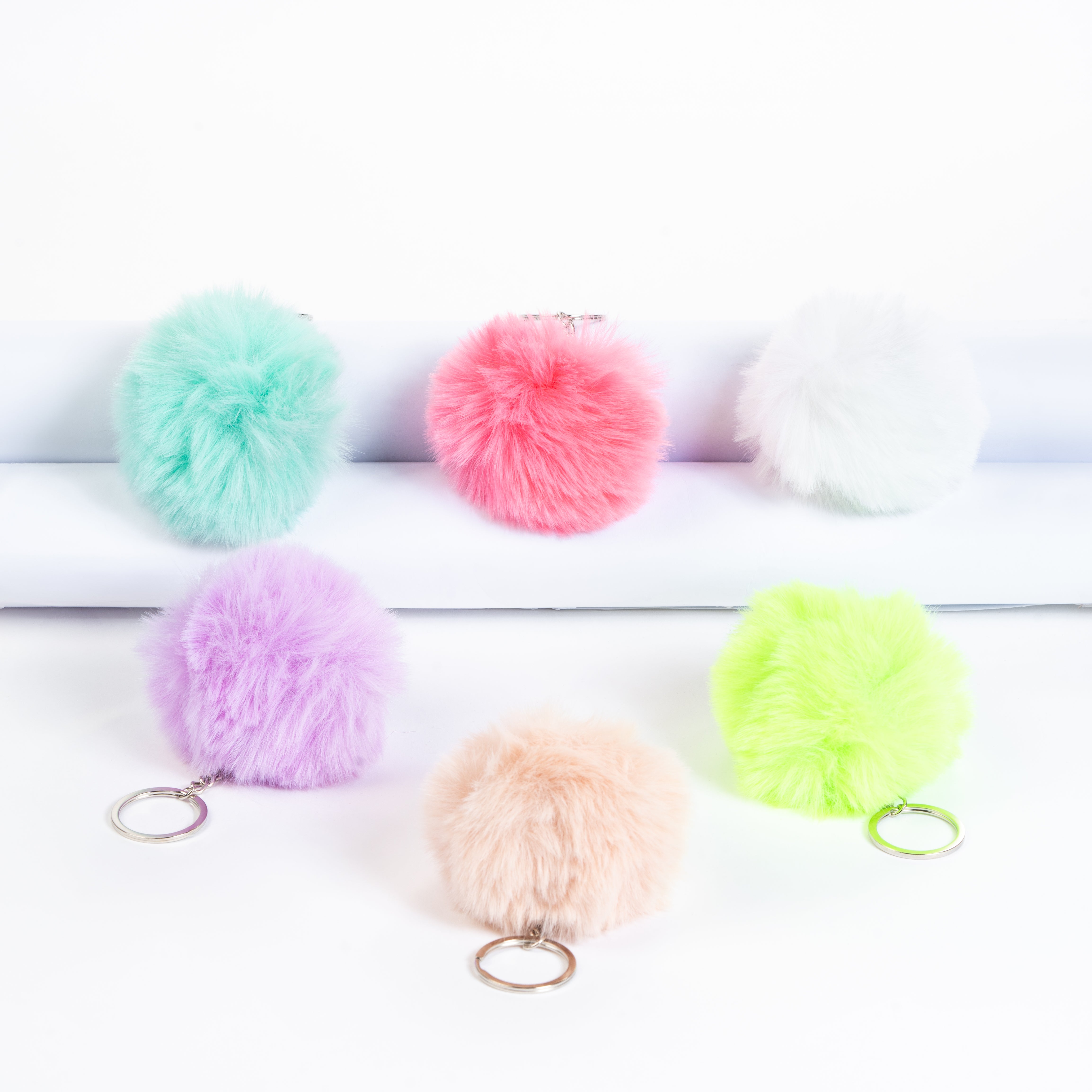 Portachiavi Donna pon pon colorato, sorprese per uova di pasqua, accessori