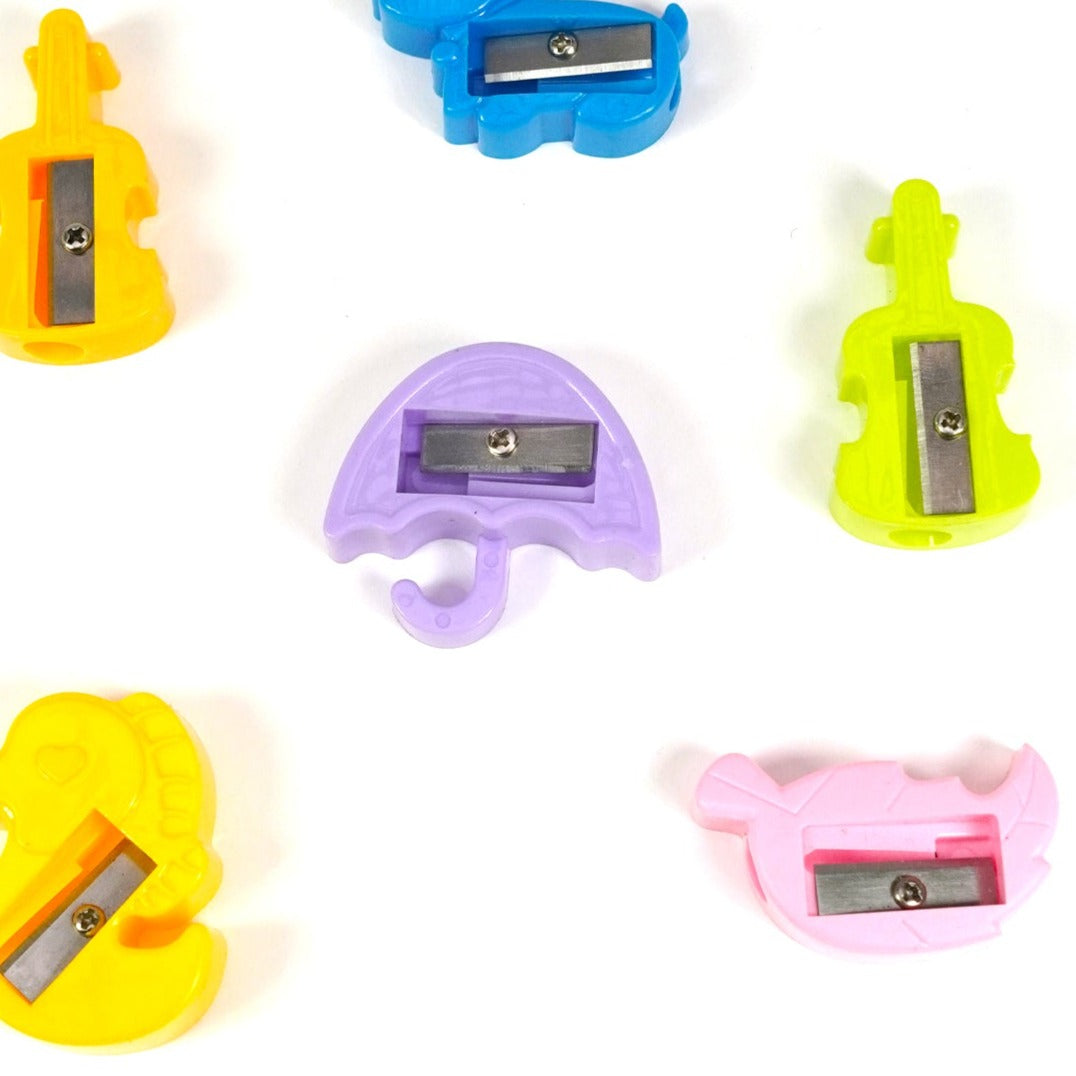 Temperino forme assortite, venduto in cartoni da 50 pezzi in colori e soggetti assortiti, sorprese per uova di pasqua, gadget per feste di compleanno. Scopri i nostri prodotti su De Luca Collection.