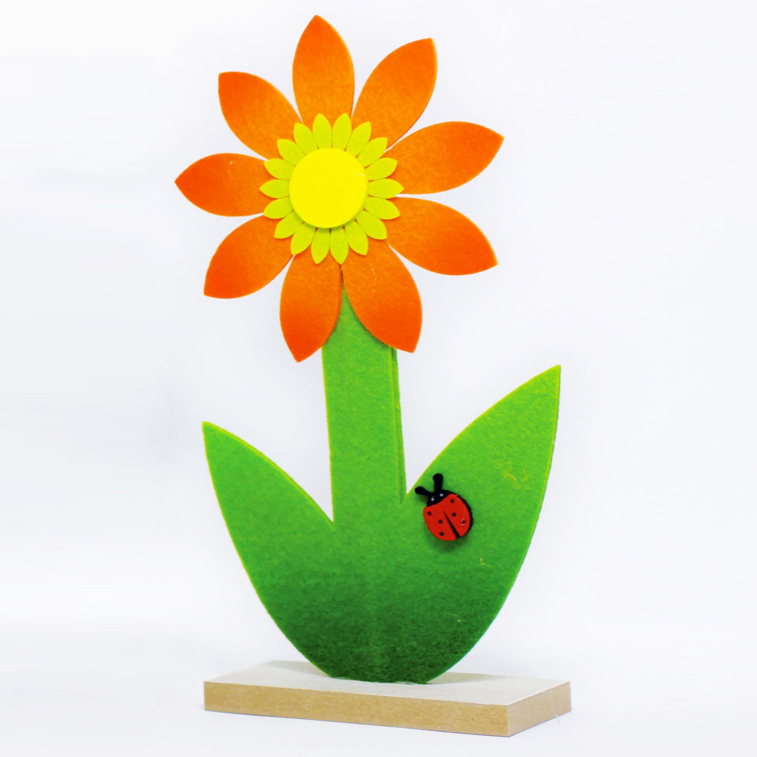 Fiore in feltro con base di legno, idee per pasqua