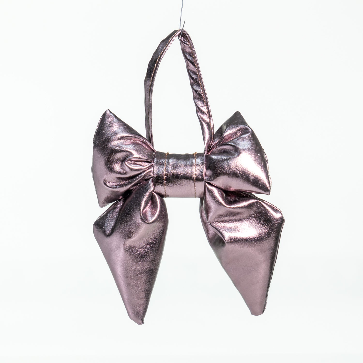 Fiocco in ecopelle metallizzata di colore tortora, 13.5X17CM