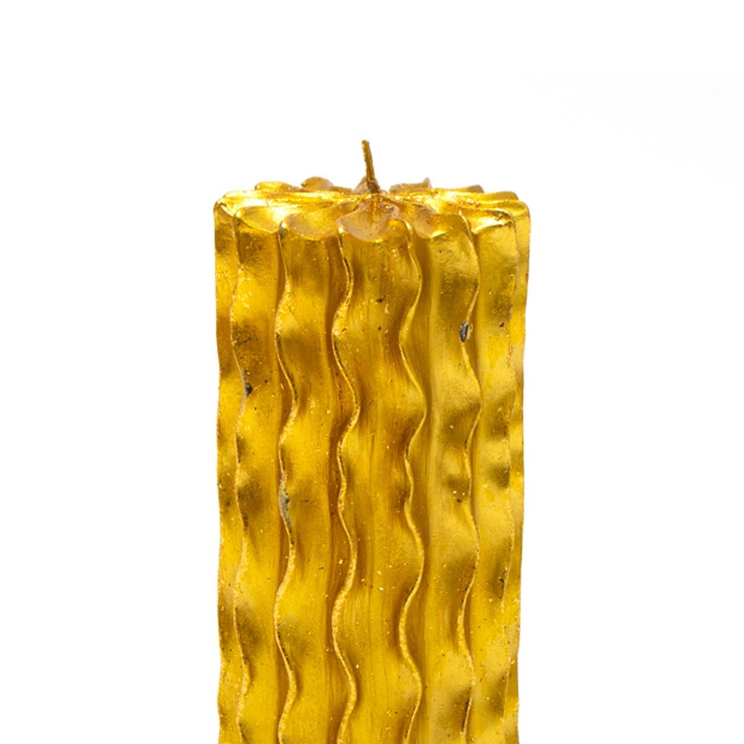 Candela a forma cilindrica ondulata, colore Oro Ø 7cm x 19 cm