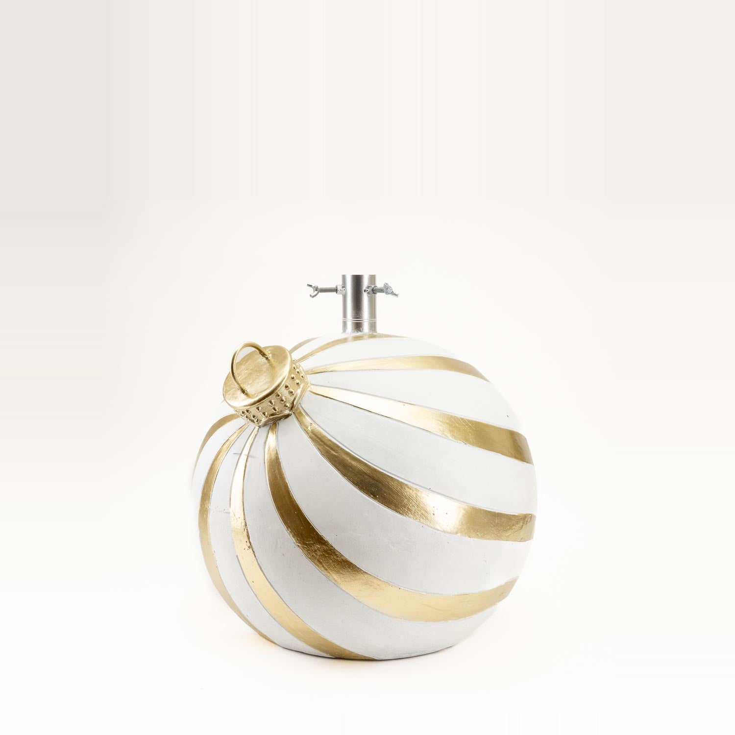 Base albero a forma di sfera a fasce oro D.44CM