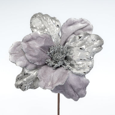Pick fiore artificiale magnolia in velluto argento con paillettes a gambo lungo 17X50CM, ideale come addobbo per albero di natale, decorazione per eventi e wedding. Scopri i nostri articoli su Silani Srl.